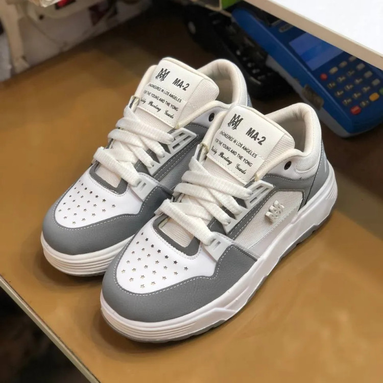 کفش اسپرت لژدار مردانه مدل امیری سفید طوسی